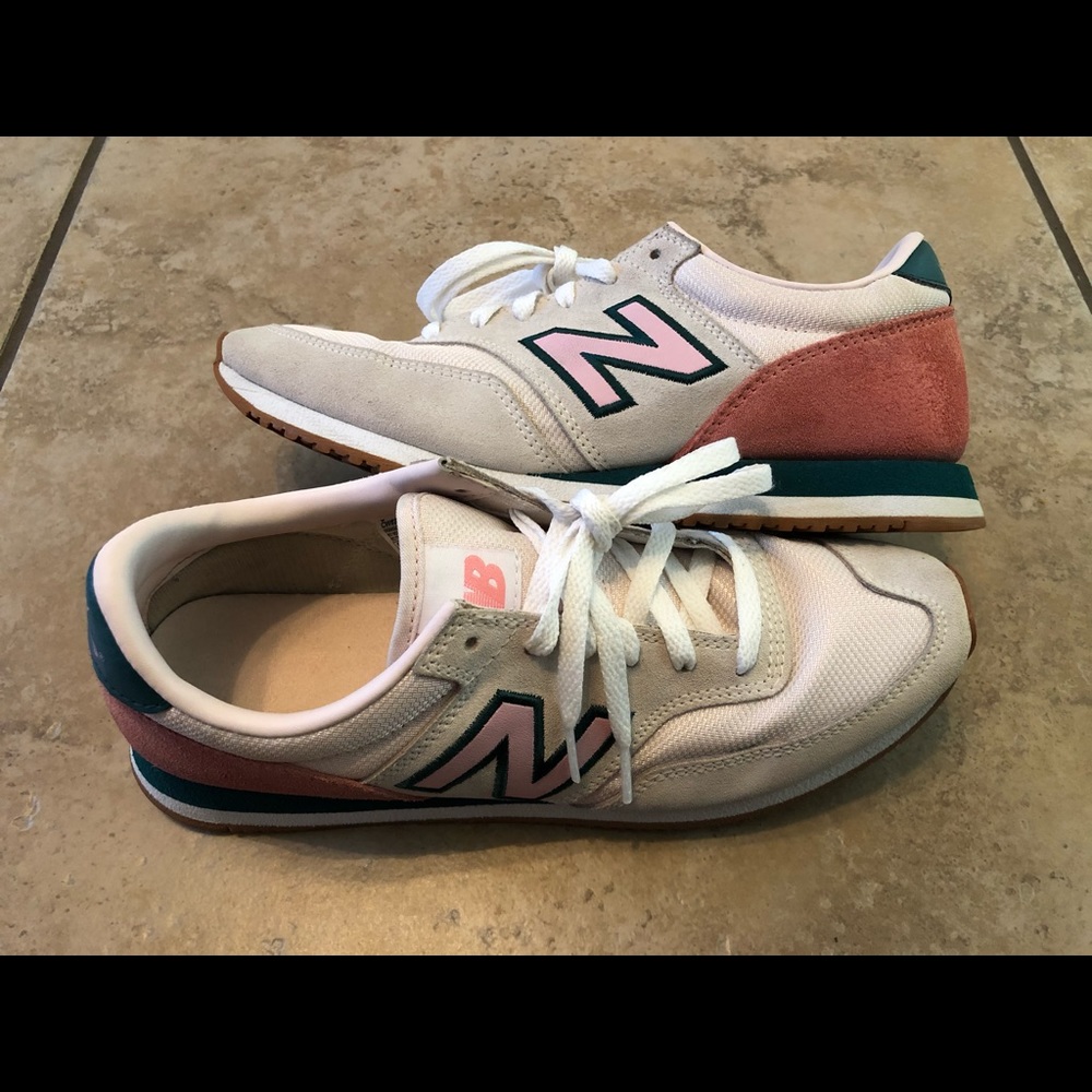 New Balance Womens Pink Green Running Shoes Sz 8.5